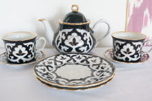 画像をギャラリービューアに読み込む, ウズベキスタン綿花柄 ティーポット / プレート・コーヒーカップ 2セット