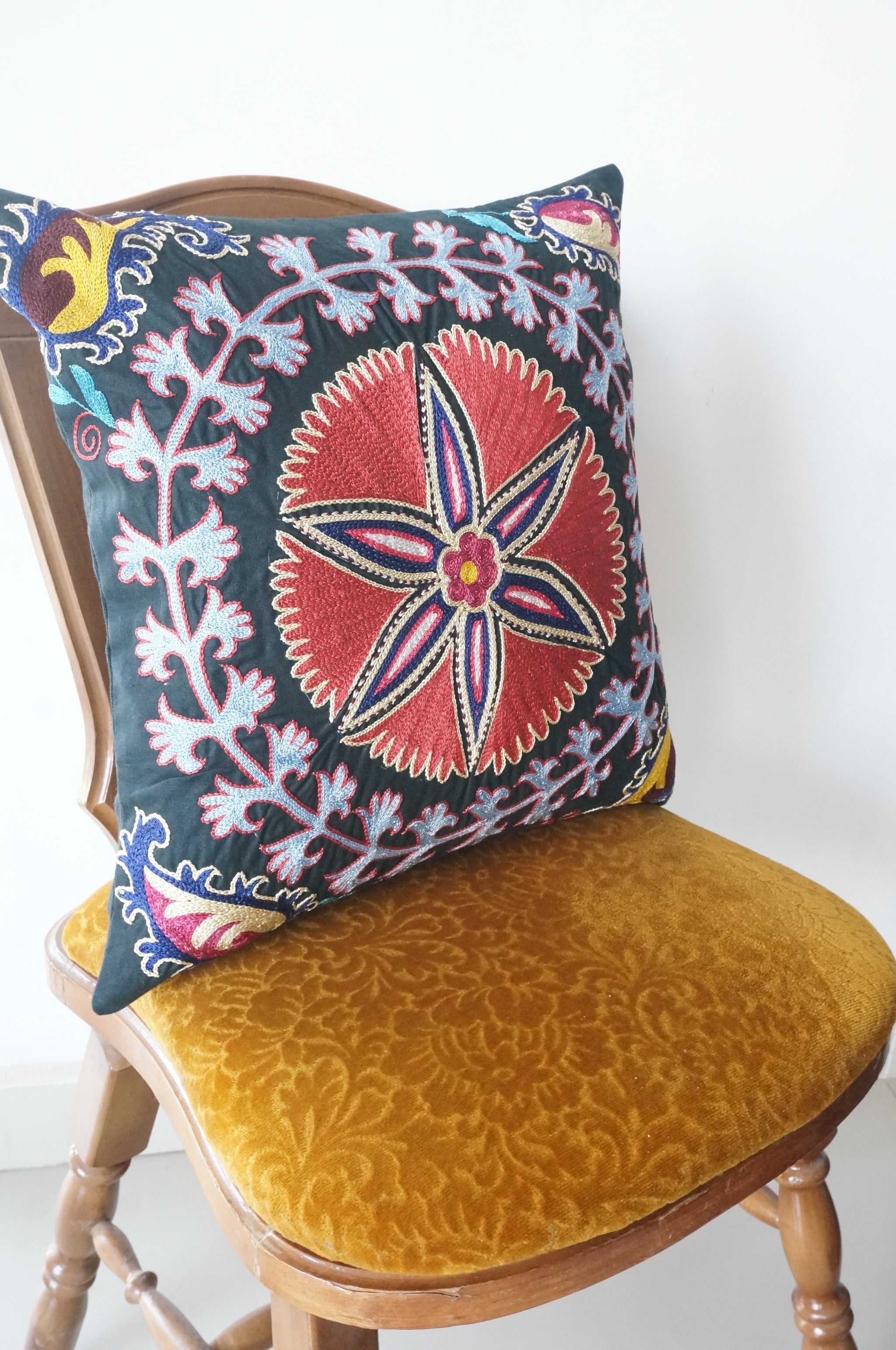 スザニ刺繍（SUZANI) | ウズベキスタン雑貨・陶器の通販サイト